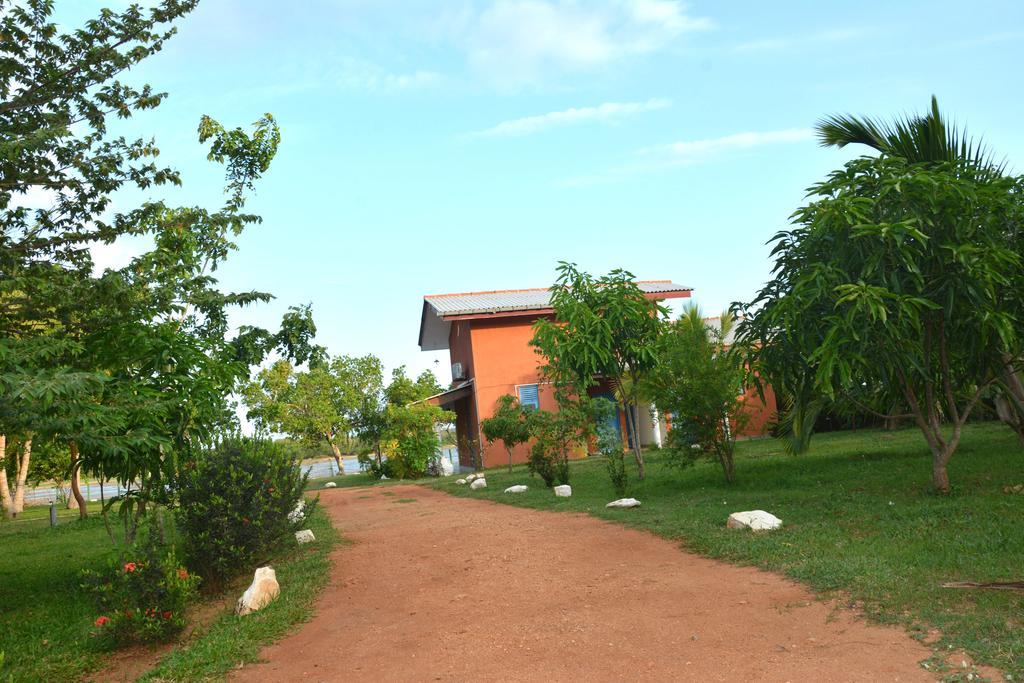 Serenity Lake Resort Yala Tissamaharama Dış mekan fotoğraf