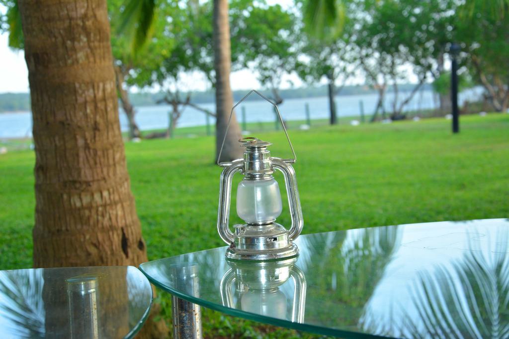 Serenity Lake Resort Yala Tissamaharama Dış mekan fotoğraf