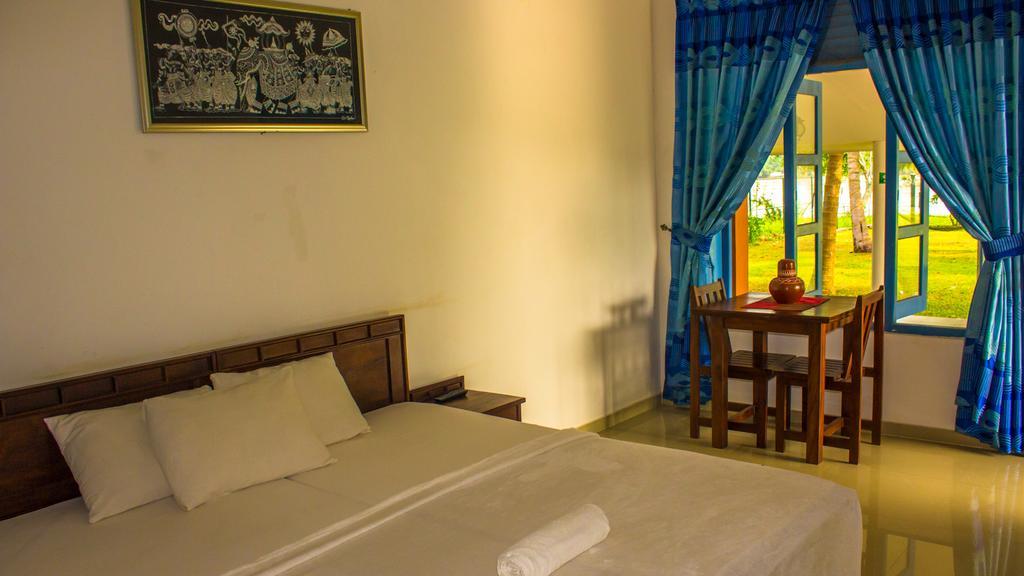 Serenity Lake Resort Yala Tissamaharama Dış mekan fotoğraf
