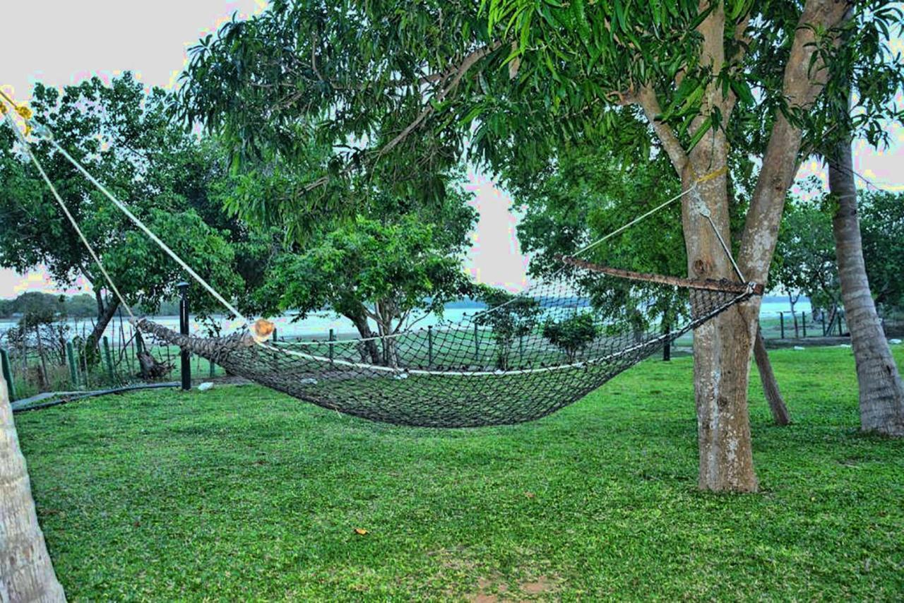 Serenity Lake Resort Yala Tissamaharama Dış mekan fotoğraf
